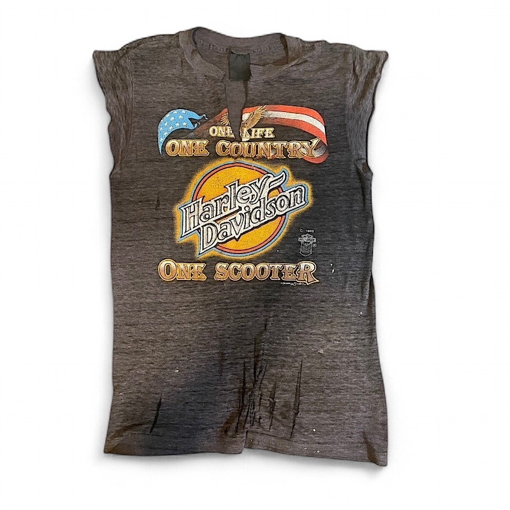 Vintage 1985 Harley Davidson distressed paper thin
Black shirt